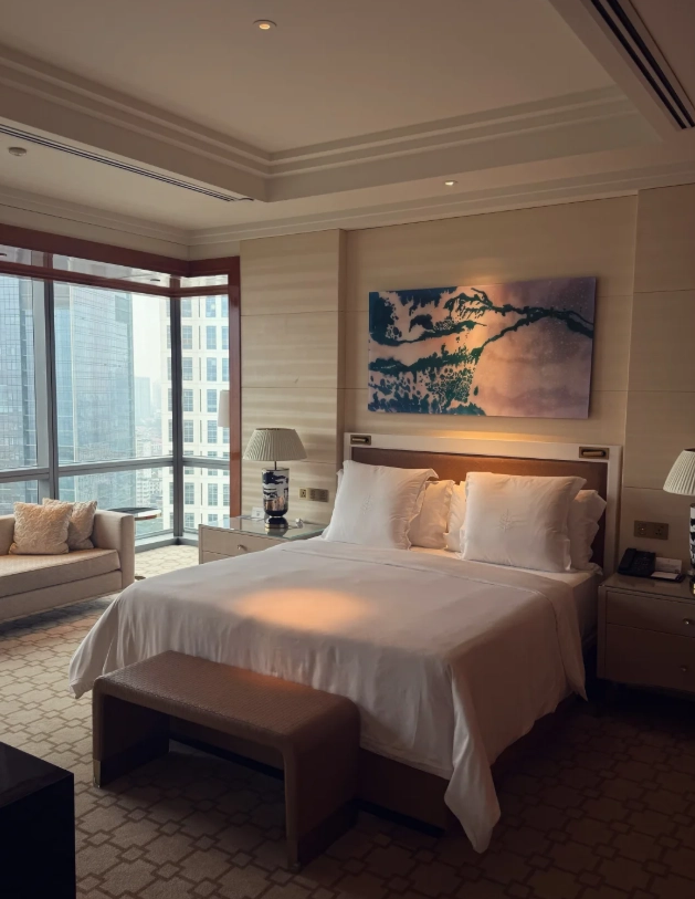 budget hotels near Five Avenues