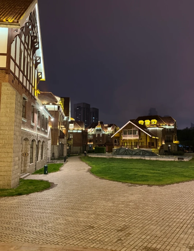 where to stay near Tianjin Italian Style Town