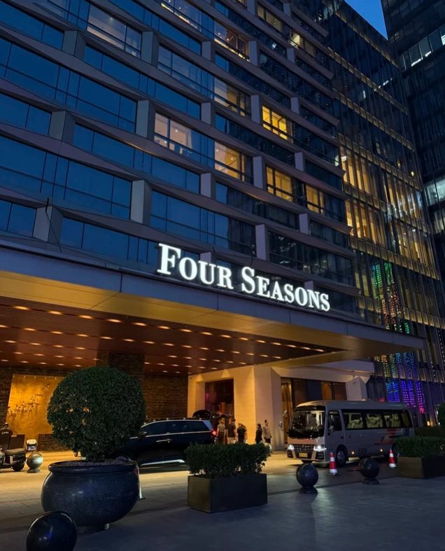 accommodation near Five Avenues