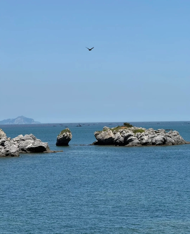 Golden Pebble Beach: How to Visit Without the Crowds