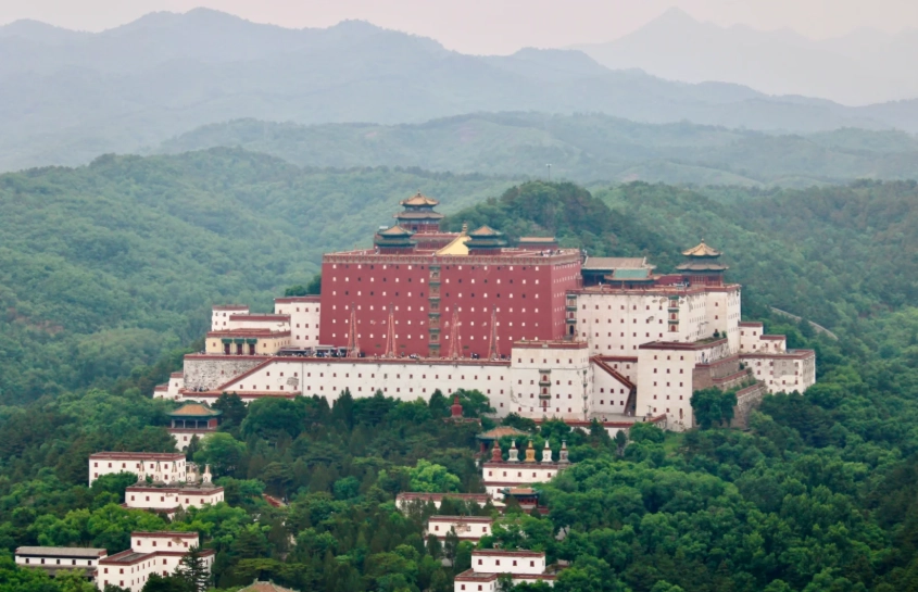 Top 5 Attractions in Chengde: Insider Tips for a Perfect Visit