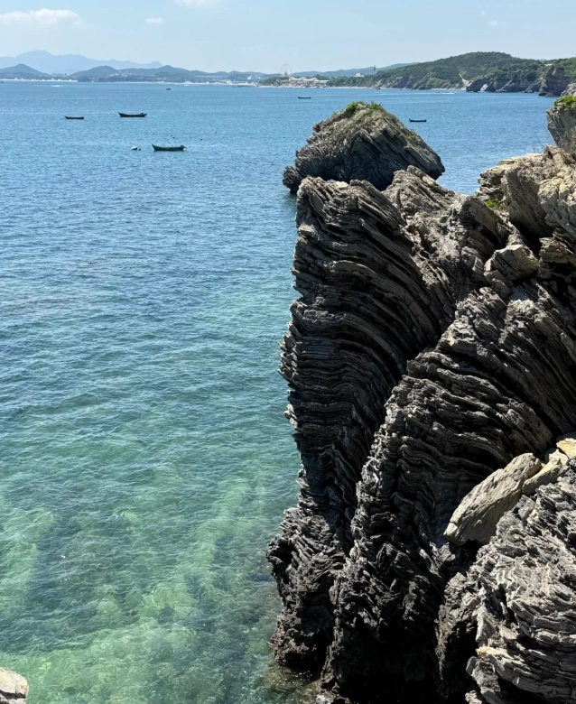 how to visit Golden Pebble Beach how to visit Golden Pebble Beach