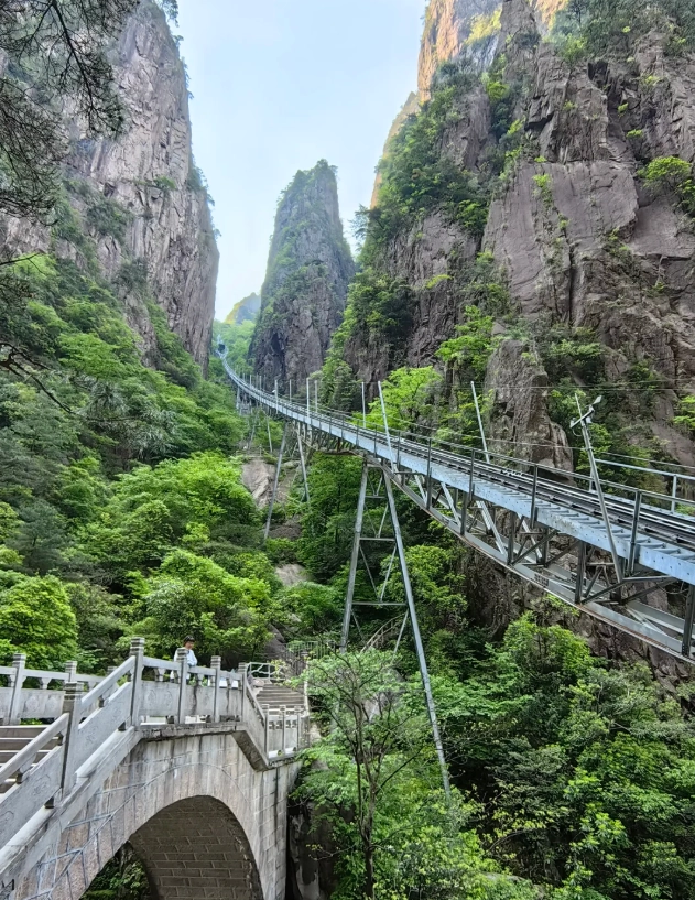 Huangshan hiking trail Huangshan hiking trail