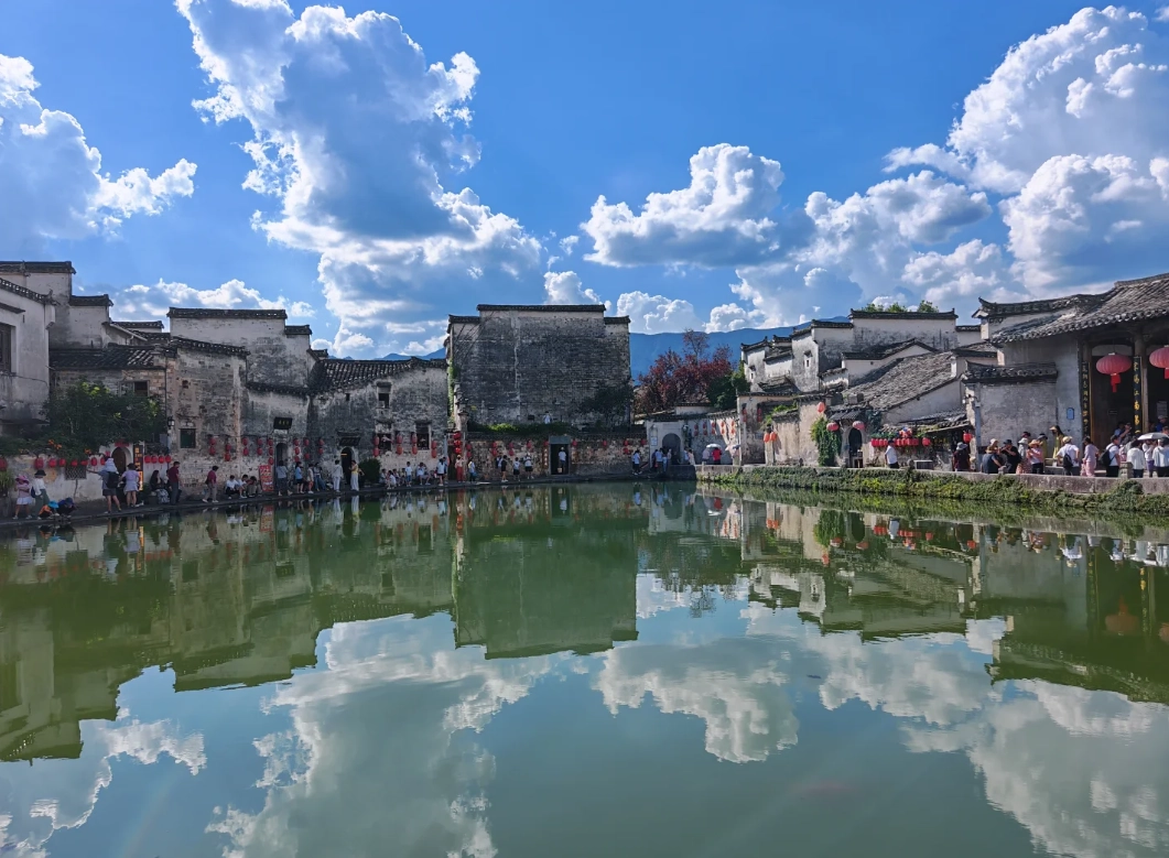 Hongcun village tour from Huangshan Hongcun village tour from Huangshan