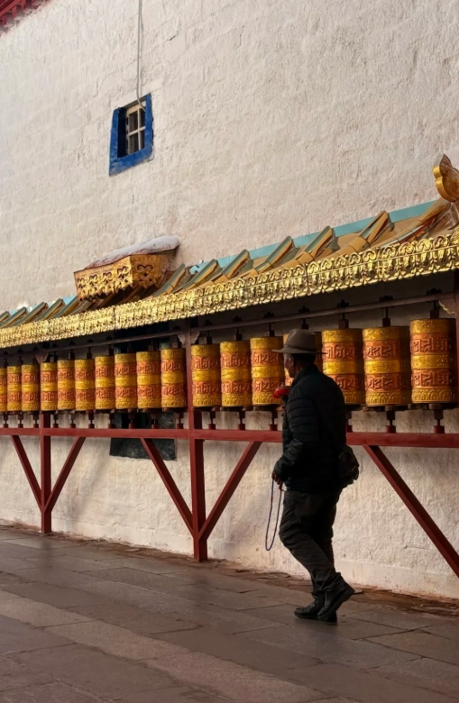 Barkhor Street Lhasa