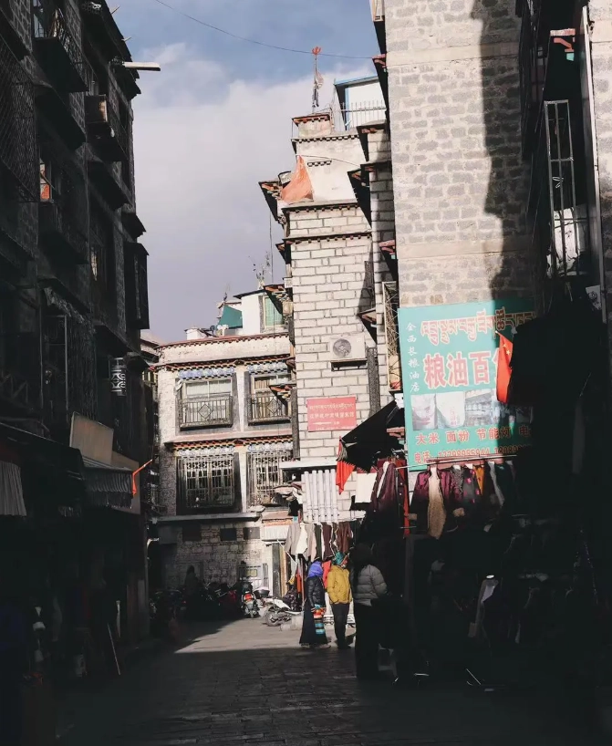 Lhasa Barkhor Street guide Lhasa Barkhor Street guide