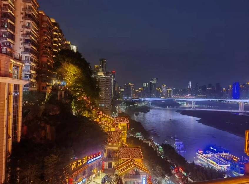 How to Get Around Chongqing: Insider Tips for Navigating the Mountain City