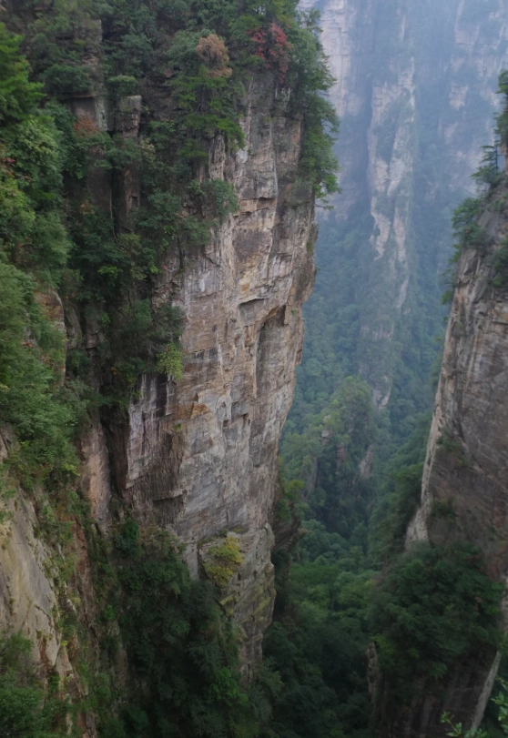 Hong Kong to Zhangjiajie flight