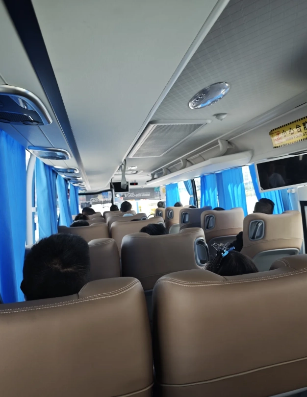 Lhasa airport to downtown
