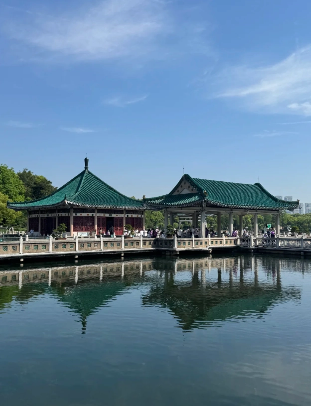 East Lake opening hours East Lake opening hours