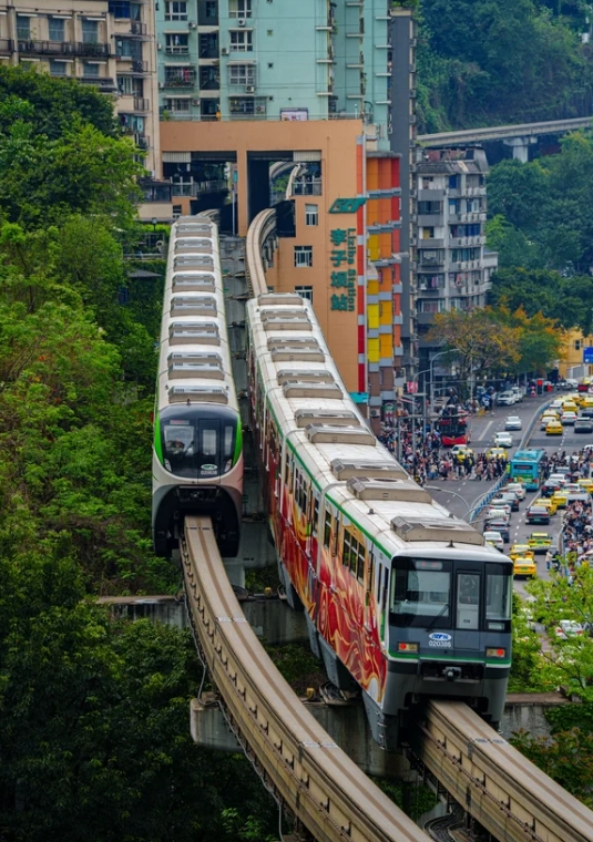 Chongqing Public Transport: Skip the Metro Rush