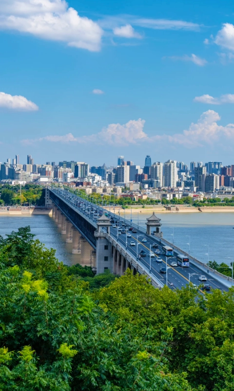 Wuhan bridge visitor tips