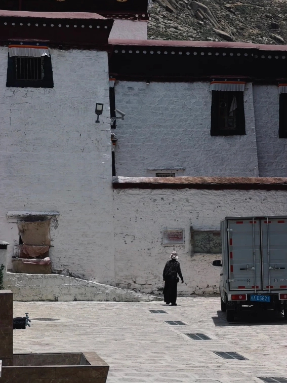 Sera Monastery debates