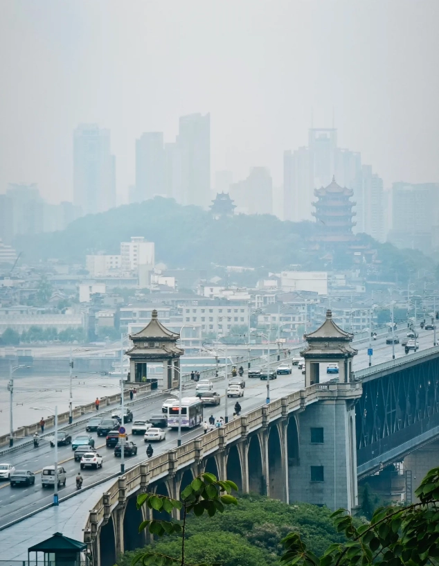 Photo of Yellow Crane Tower: walking route from Yellow Crane Tower to bridge