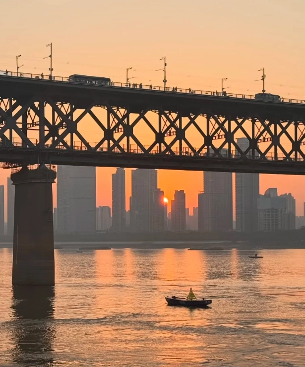 best photo spots Wuhan bridge best photo spots Wuhan bridge