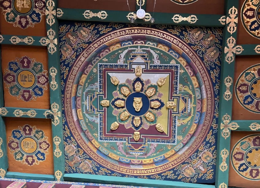 avoid crowds Jokhang avoid crowds Jokhang
