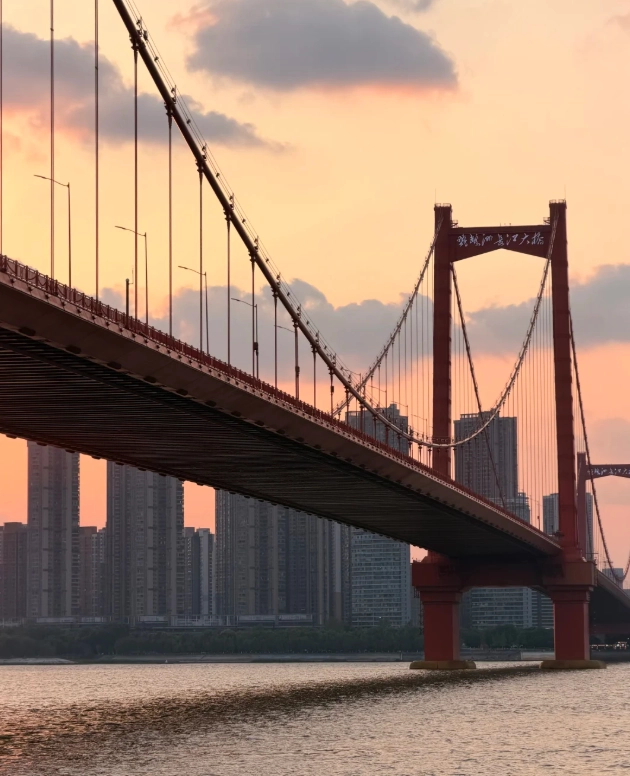 best time to visit Wuhan Yangtze River Bridge best time to visit Wuhan Yangtze River Bridge
