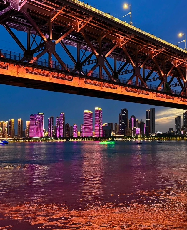 Travel photos of Wuhan: best spot to see Wuhan Yangtze River Bridge at night