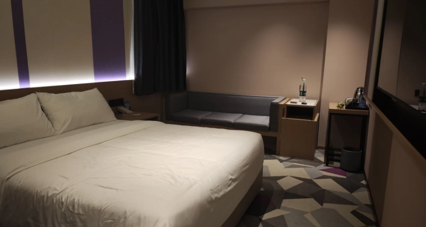 hotels near Wuhan Tianhe Airport with English service hotels near Wuhan Tianhe Airport with English service