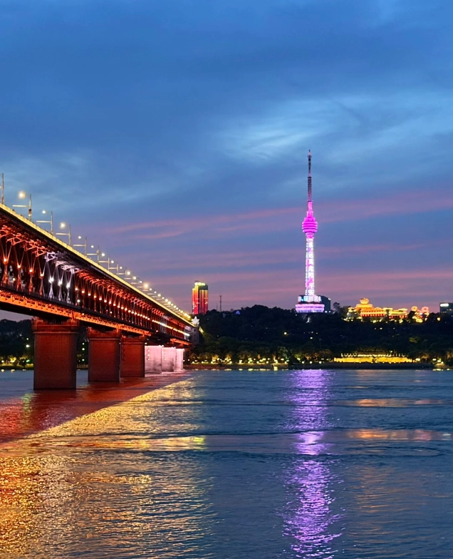 Wuhan bridge visit guide Wuhan bridge visit guide