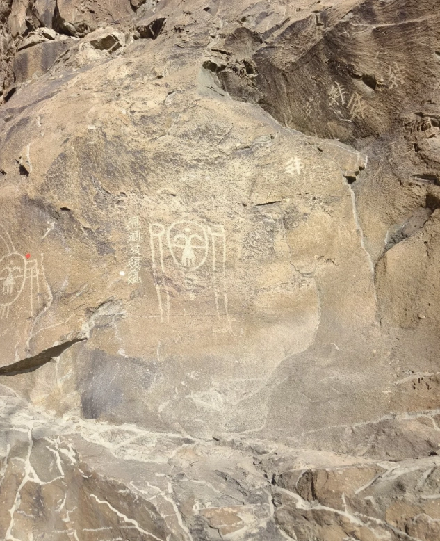 Helan Mountain engravings travel guide