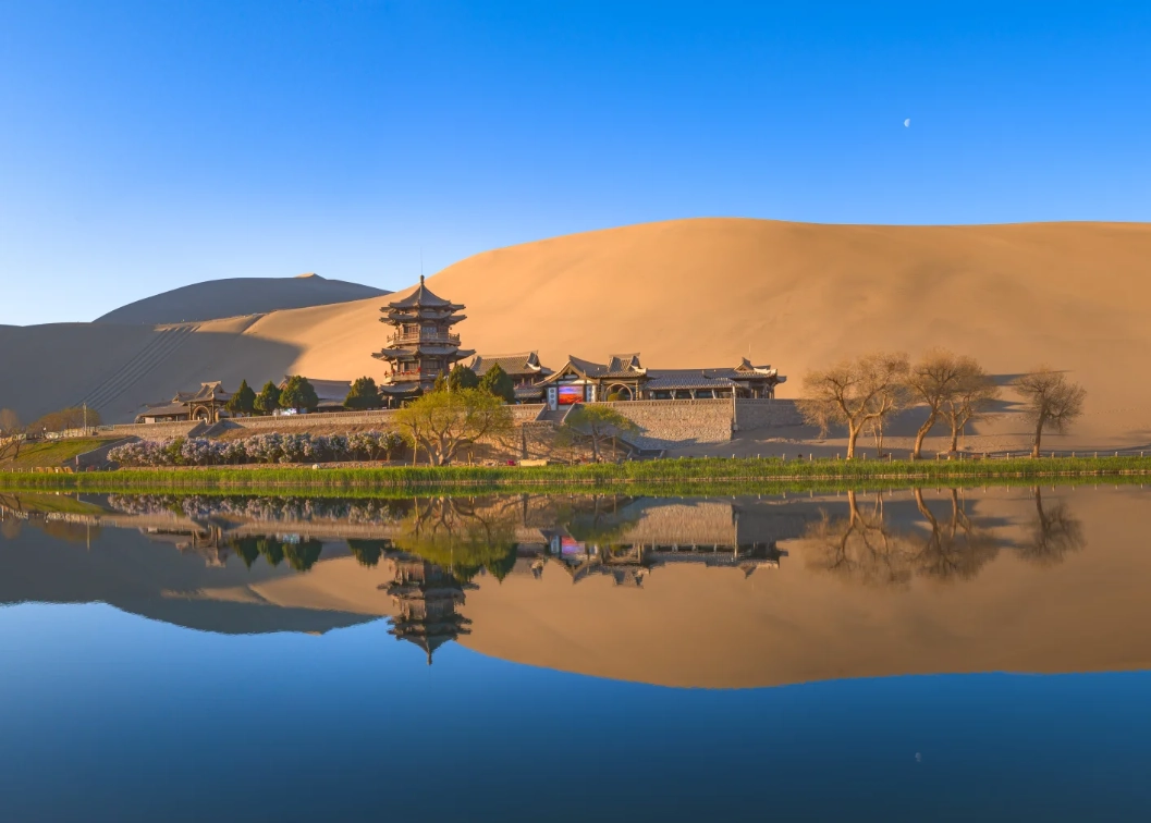 Travel photos of Dunhuang: Crescent Lake Dunhuang