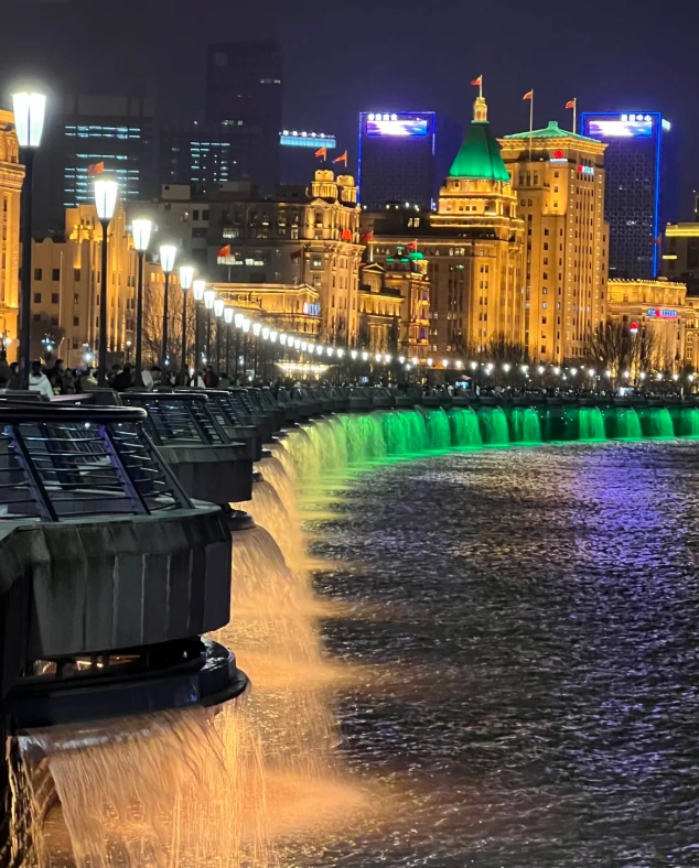 How to Get to The Bund: Avoid These 5 Tourist Traps