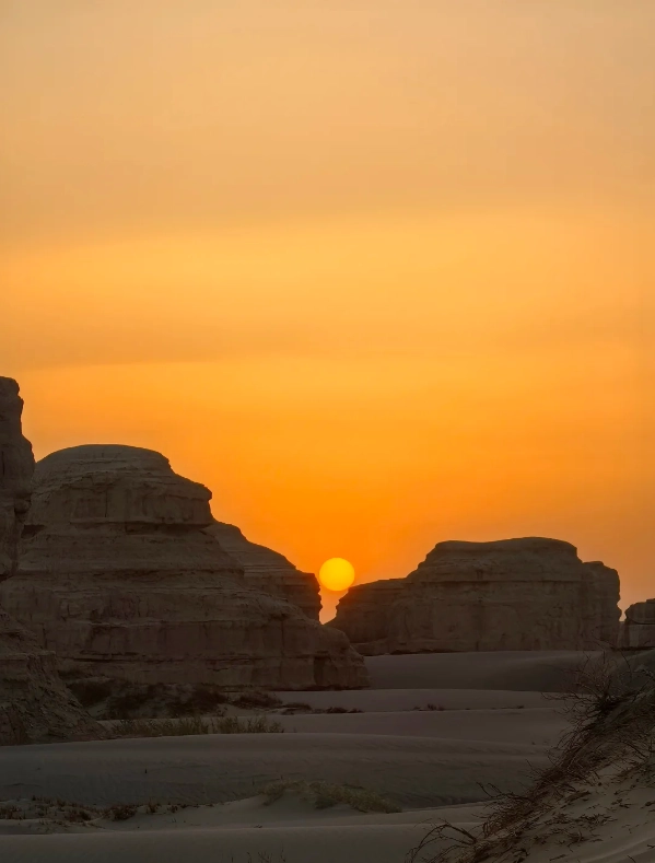 Photo of Dunhuang Yardang National Geopark: Dunhuang Yardang National Geoppark sunset tour