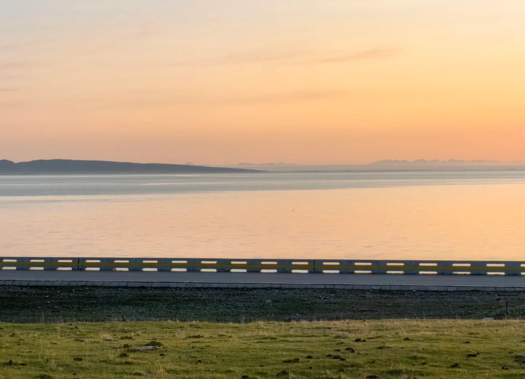 Qinghai Lake sunrise Qinghai Lake sunrise