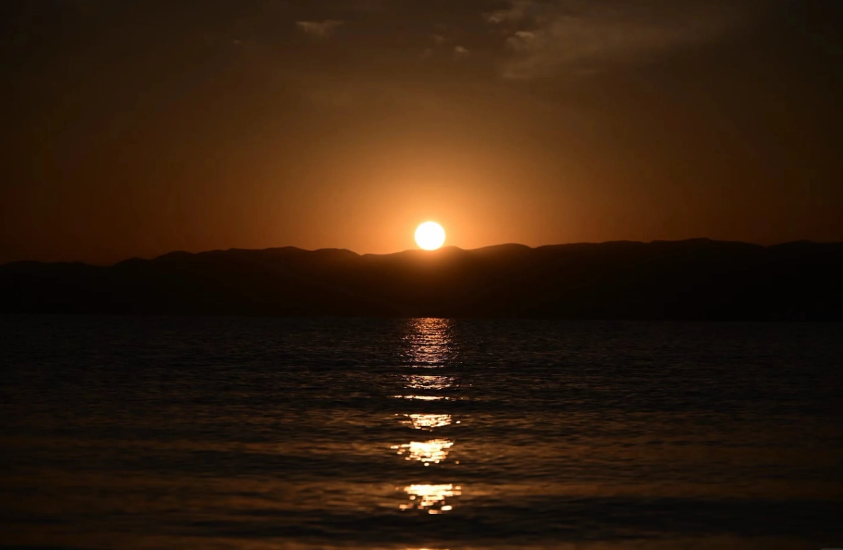 Qinghai Lake sunrise Qinghai Lake sunrise