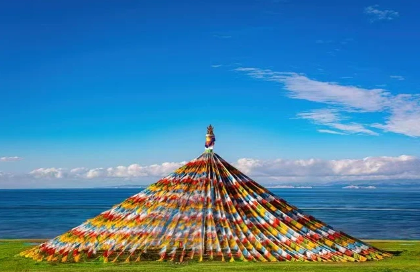 Best Season to Visit Qinghai Lake: July Is Your Sweet Spot