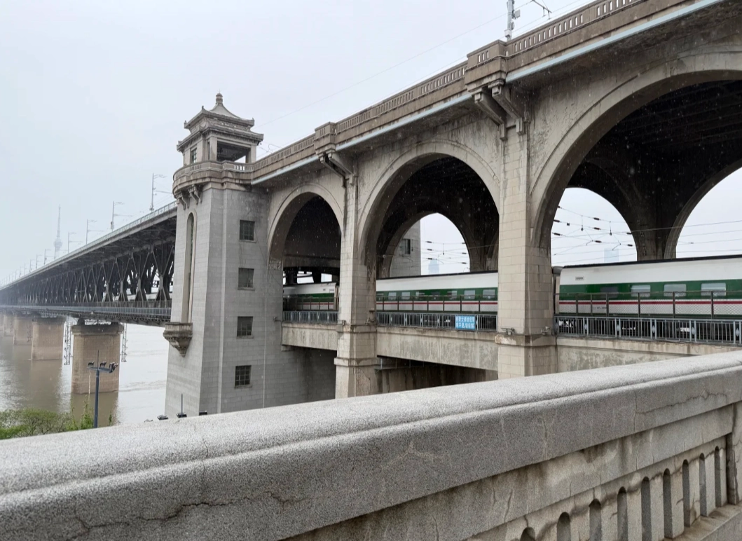 Wuhan Yangtze River Bridge walking route Wuhan Yangtze River Bridge walking route