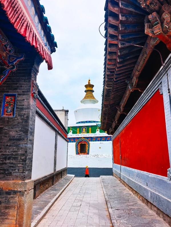 Kumbum Monastery crowd calendar