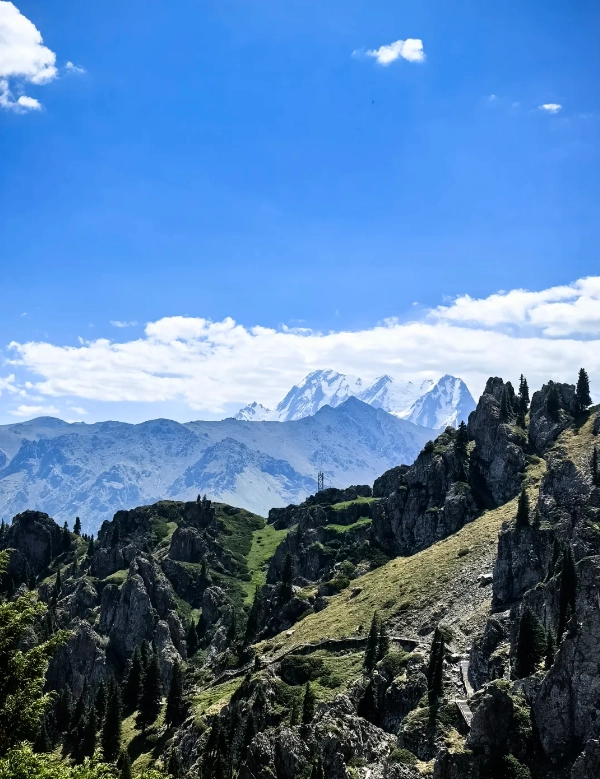 Tianshan Lake travel guide Tianshan Lake travel guide