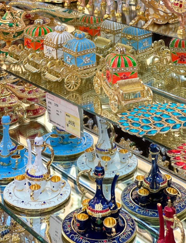 Urumqi bazaar shopping