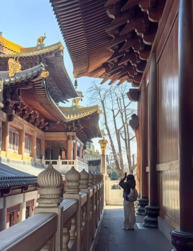 best way to reach jing'an temple