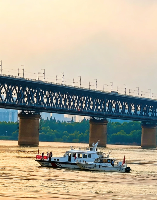 Wuhan Yangtze River Bridge taxi Wuhan Yangtze River Bridge taxi