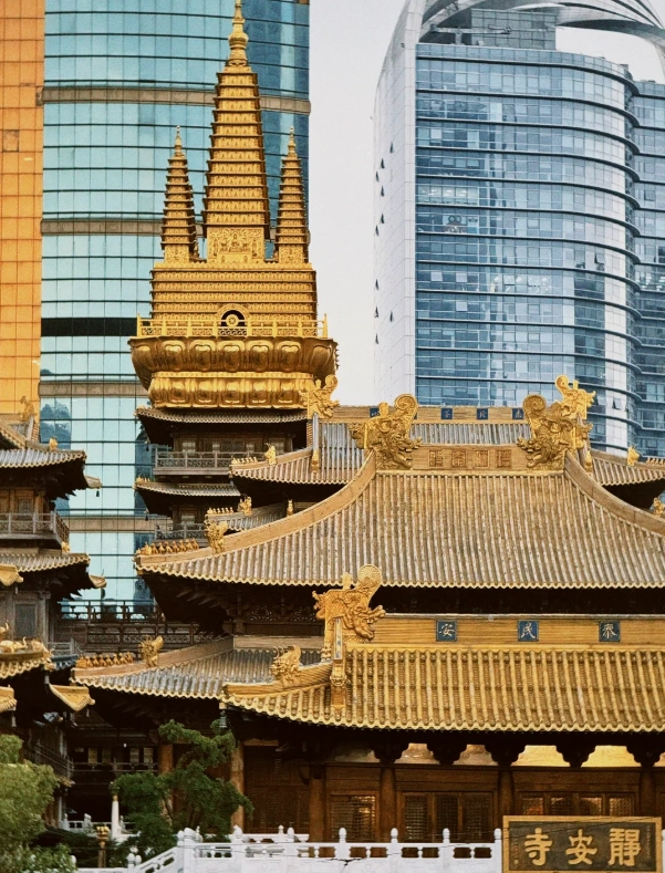 Jing'an Temple crowd avoidance Jing'an Temple crowd avoidance