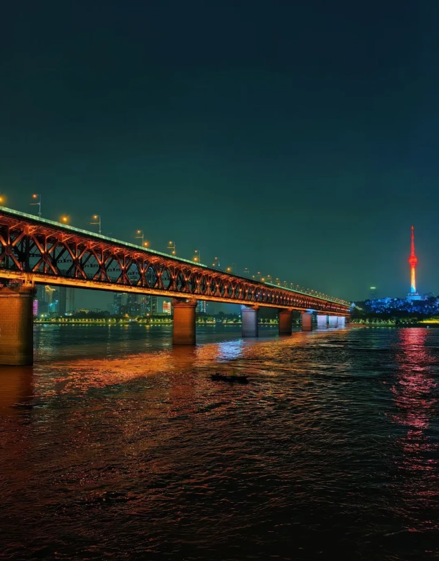 Wuhan Yangtze River Bridge visiting guide Wuhan Yangtze River Bridge visiting guide