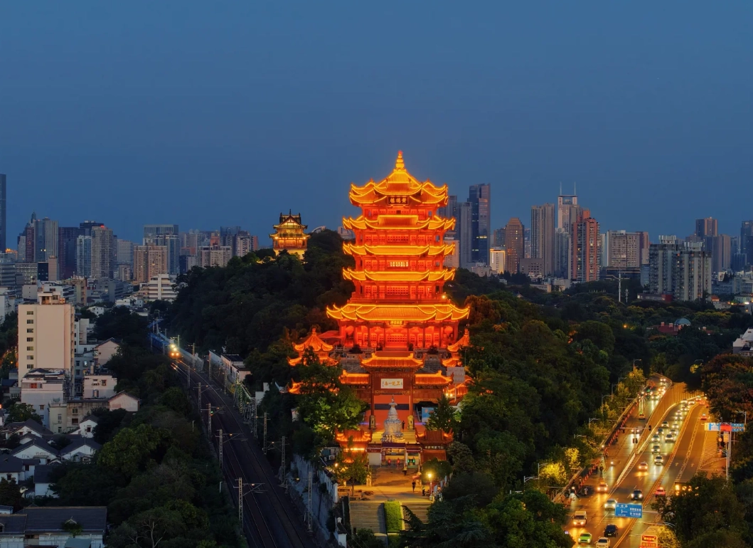 avoid crowds Yellow Crane Tower avoid crowds Yellow Crane Tower