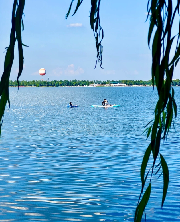 Best Time to Visit East Lake Scenic Area: Beat the Crowds & Peak Seasons