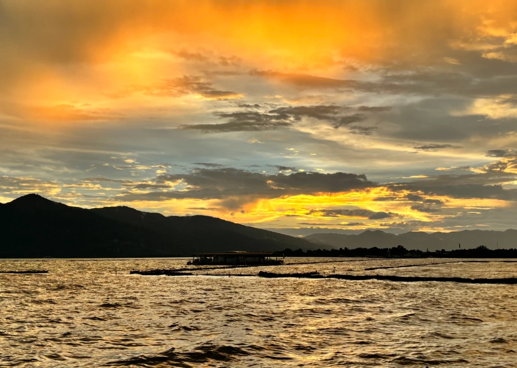 Dianchi Lake opening hours Dianchi Lake opening hours