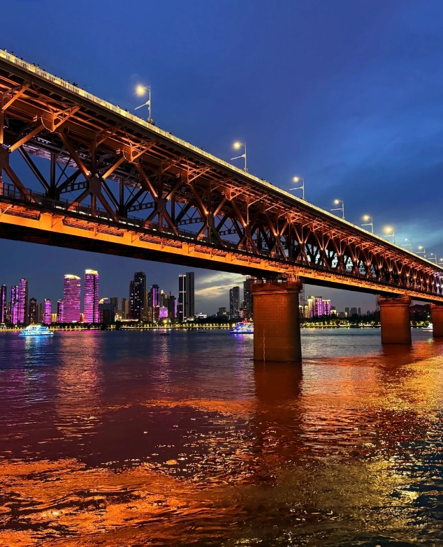 how to walk across wuhan yangtze river bridge how to walk across wuhan yangtze river bridge