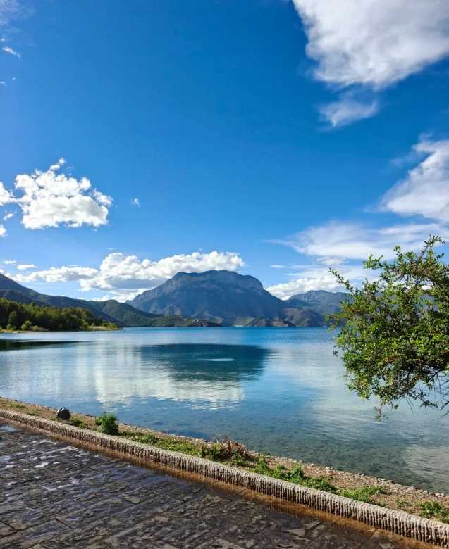 Lugu Lake travel guide Lugu Lake travel guide