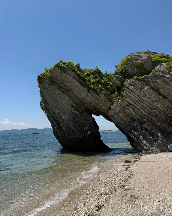 Golden Pebble Beach how to get there Golden Pebble Beach how to get there