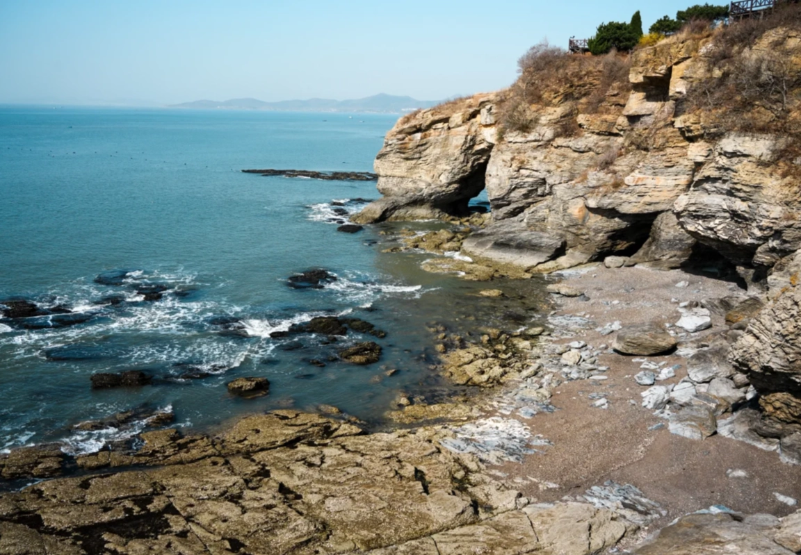 how to visit Golden Pebble Beach how to visit Golden Pebble Beach