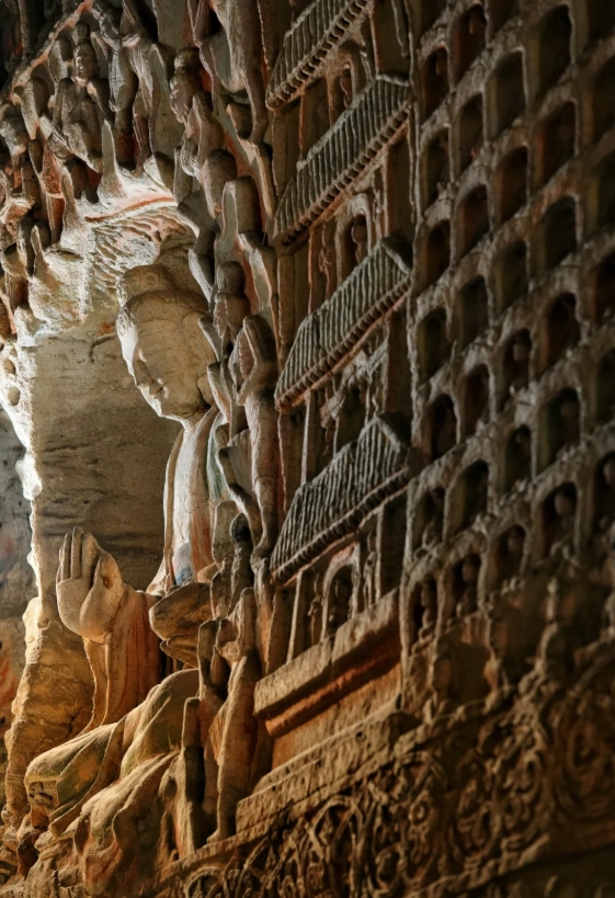 how to visit Yungang Grottoes