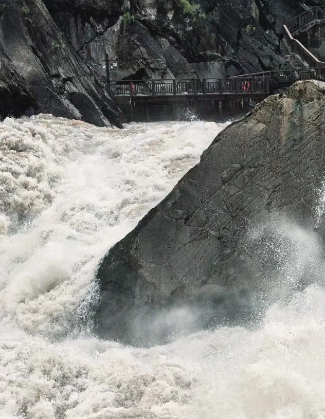 when to visit tiger leaping gorge