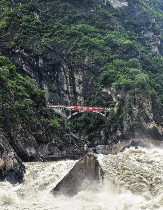 tiger leaping gorge best time