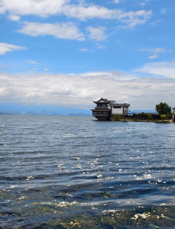 How to visit Erhai Lake
